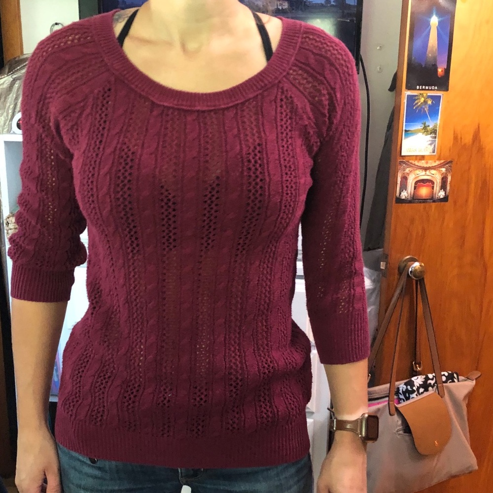 Red quarter sleeve sweater